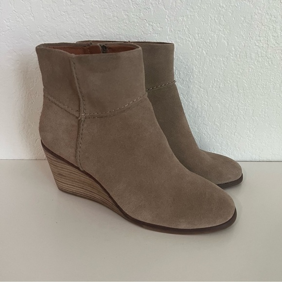 2/$30 Lucky Brand Suede Booties Tan Size 7 - Picture 3 of 12